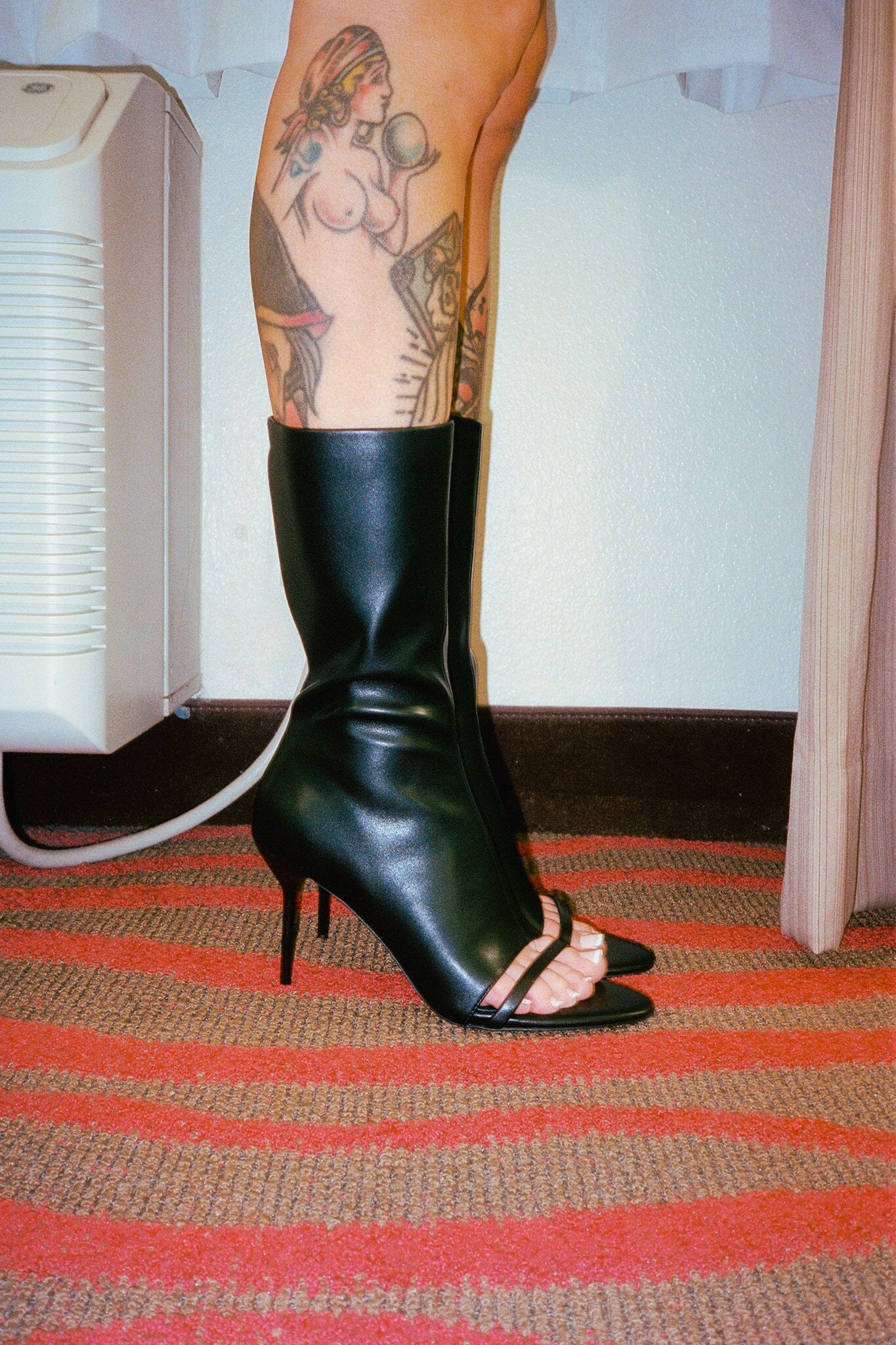  GLAMOUR